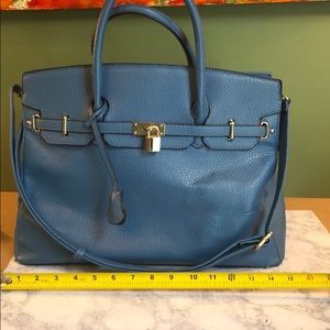 🌸 Spring Carry It All!! Large Blue Bag with strap
